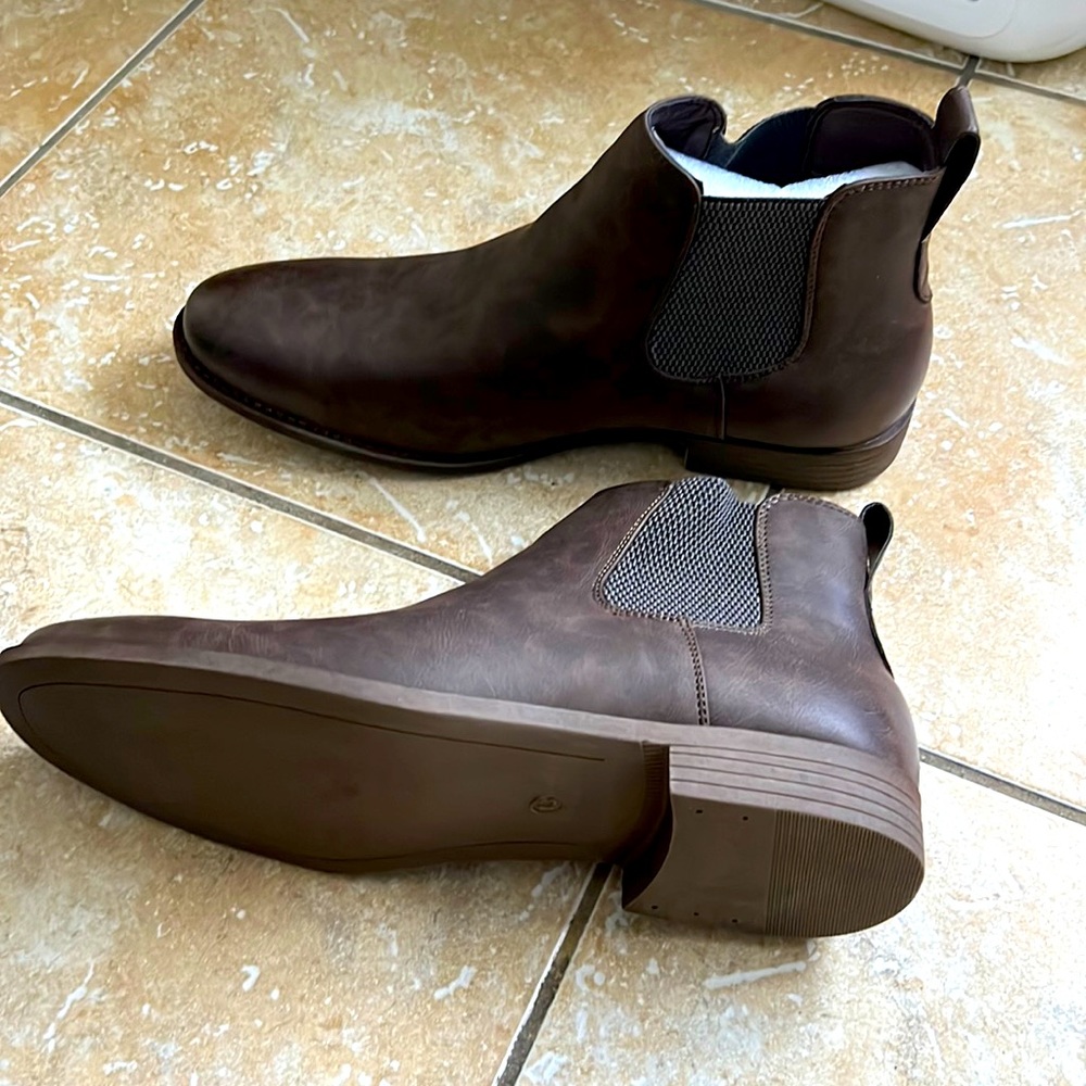 Toecap Dark Brown Chelsea Boot
